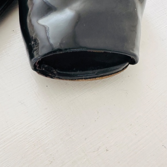 Yves Saint Laurent Shoes - Black Patent Leather - Size 9.5 - Picture 4 of 15